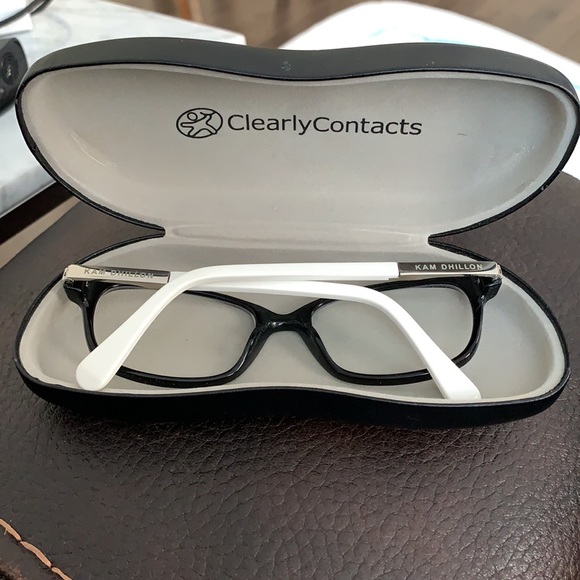 Glasses - Picture 2 of 4